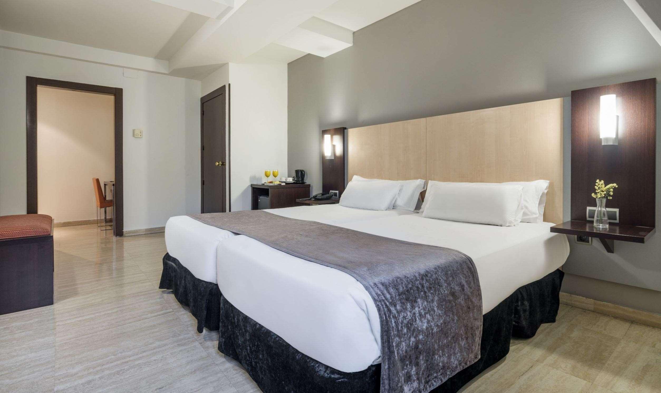 Ilunion Almirante Hotel Barcelona Luaran gambar